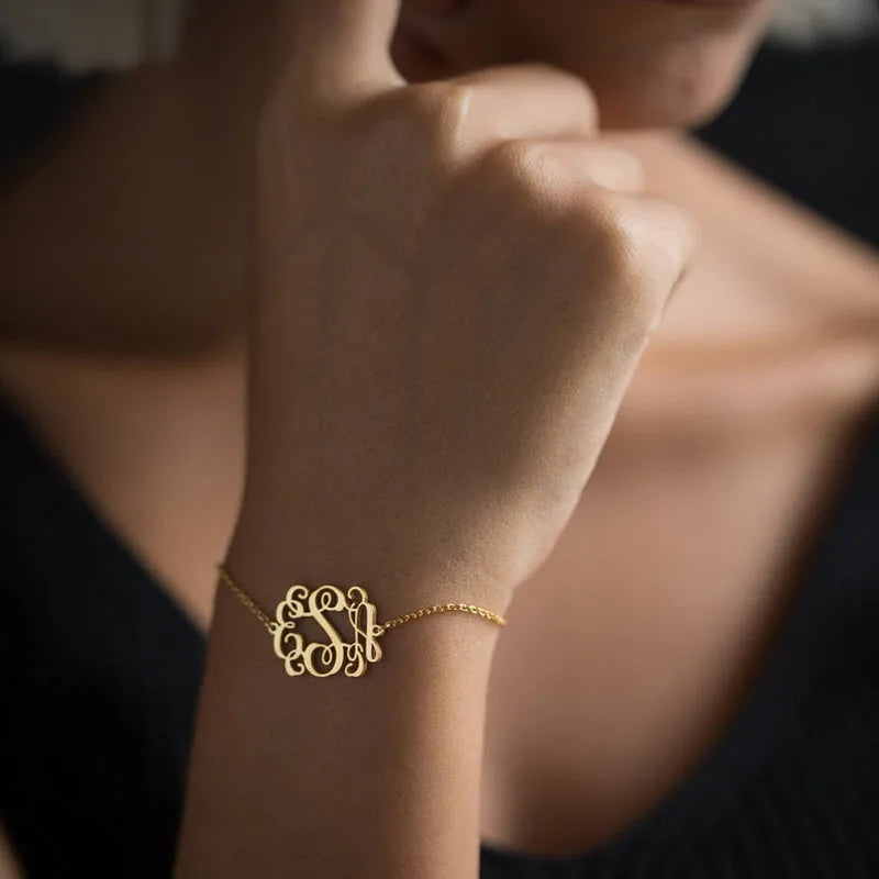 Minimalist Monogram Bracelet – A Personalized Touch