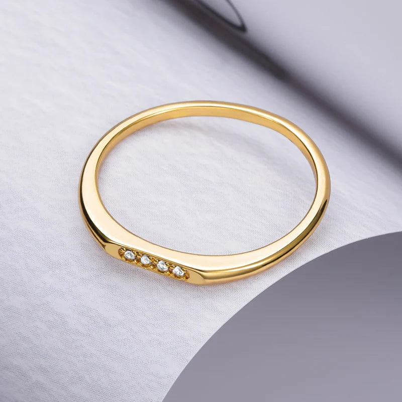 Minimalist Zircon Couple Ring