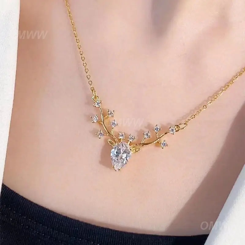 Double Layer Butterfly Pendant Necklace – Sparkling & Elegant