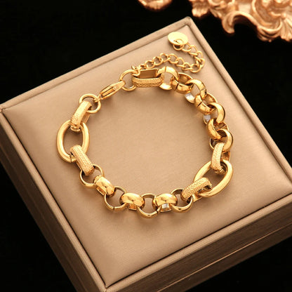 Classic Twisted Bangle Bracelet – 316L Stainless Steel & 18K Gold Plated