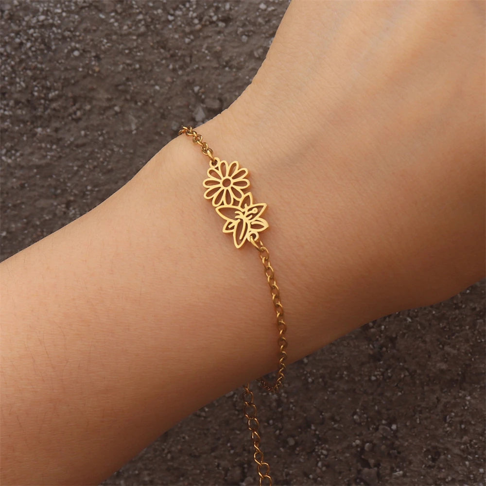 Engraved Birth Month Flower Bracelet – Thoughtful Keepsake for Loved Ones