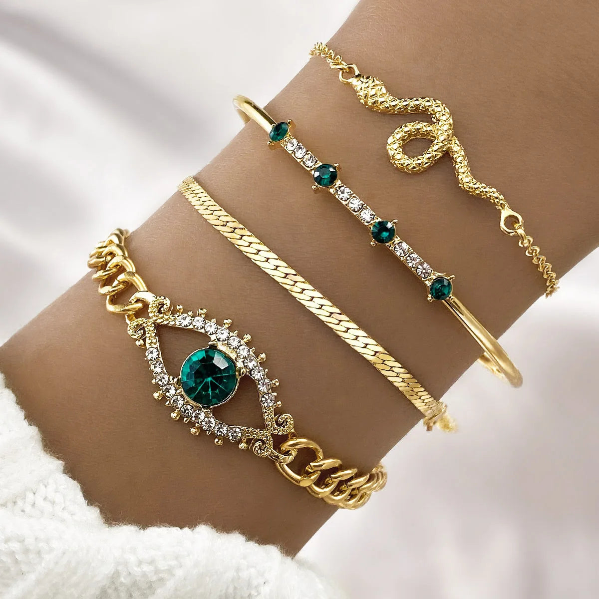 Elegant Pearl Heart Bracelet Set – Timeless Beauty & Grace