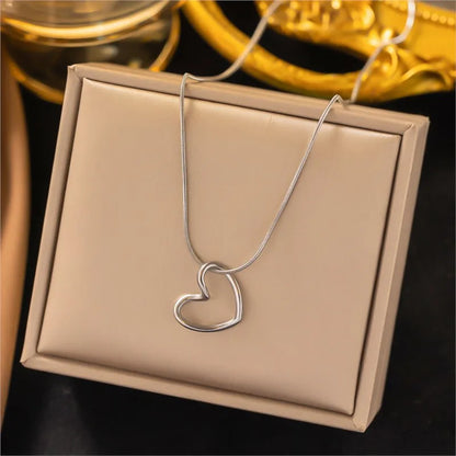 Twist Hollow Heart Pendant Necklace – Stainless Steel Clavicle Chain