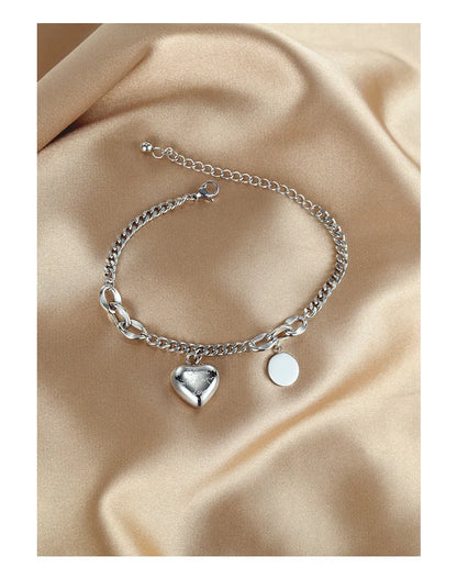 Dainty Heart Link Bracelet – Chic & Stylish