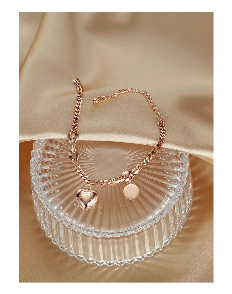 Dainty Heart Link Bracelet – Chic & Stylish