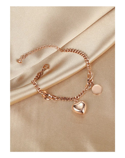 Dainty Heart Link Bracelet – Chic & Stylish