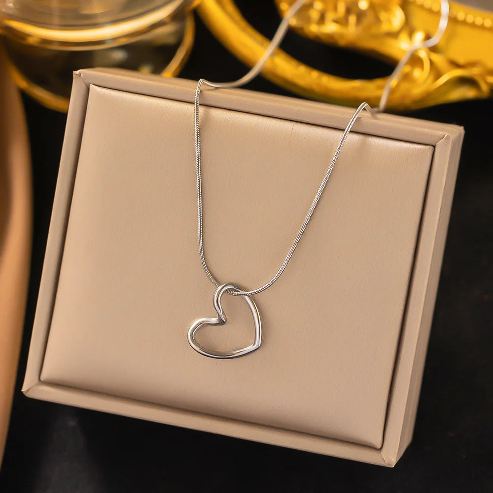 Twist Hollow Heart Pendant Necklace – Stainless Steel Clavicle Chain