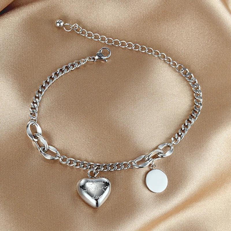 Dainty Heart Link Bracelet – Chic & Stylish