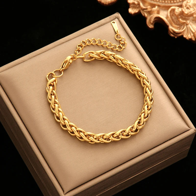 Classic Twisted Bangle Bracelet – 316L Stainless Steel & 18K Gold Plated